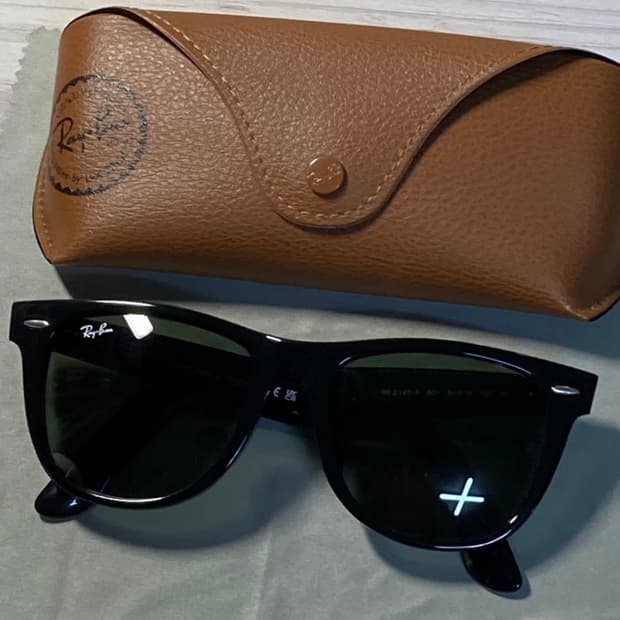 Ray-Ban WAYFARER