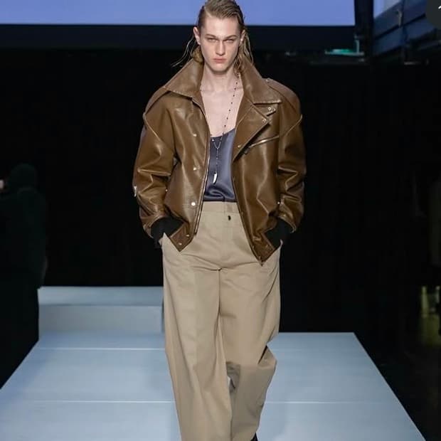 (95) SYSTEM 시스템옴므 파리컬렉션 레더 카라 집업