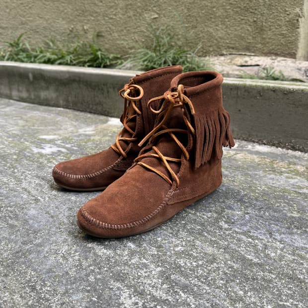 미네통카 프린지 모카신 부츠