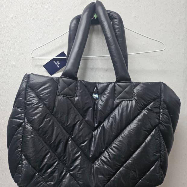 아가타 패딩 숄더백