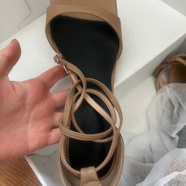 Macy 스퀘어코 스트랩힐 240 새상픔