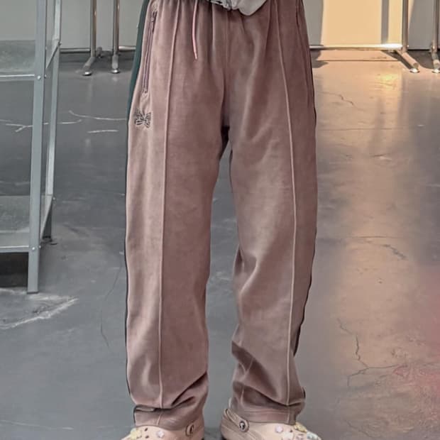 니들스 스몰로고 벨벳 트랙탑 팬츠 A3502