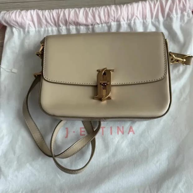 제이에스티나 크로스백(소가죽)