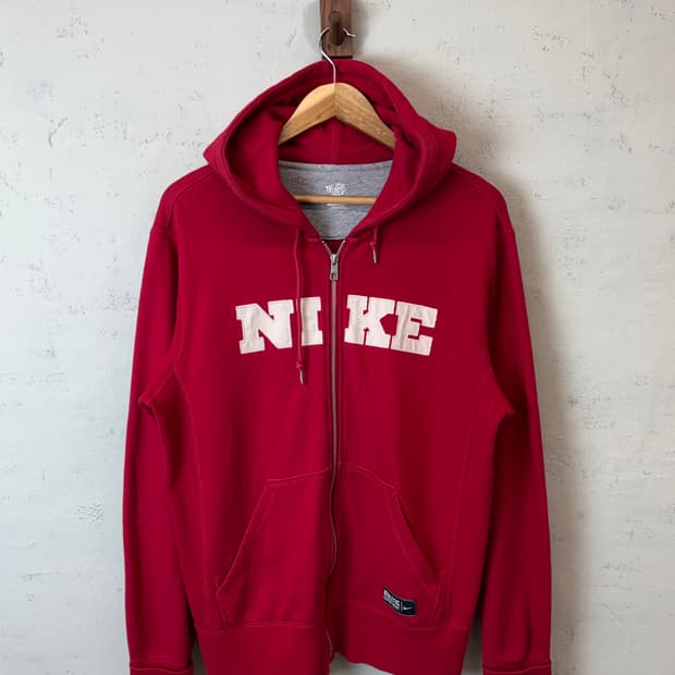 나이키 00s 올드스쿨 자수로고 레드 후드집업