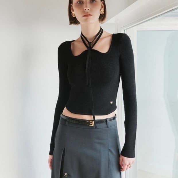 렉토 시그니처 넥 모나코 니트 블랙 M (2회 착용)