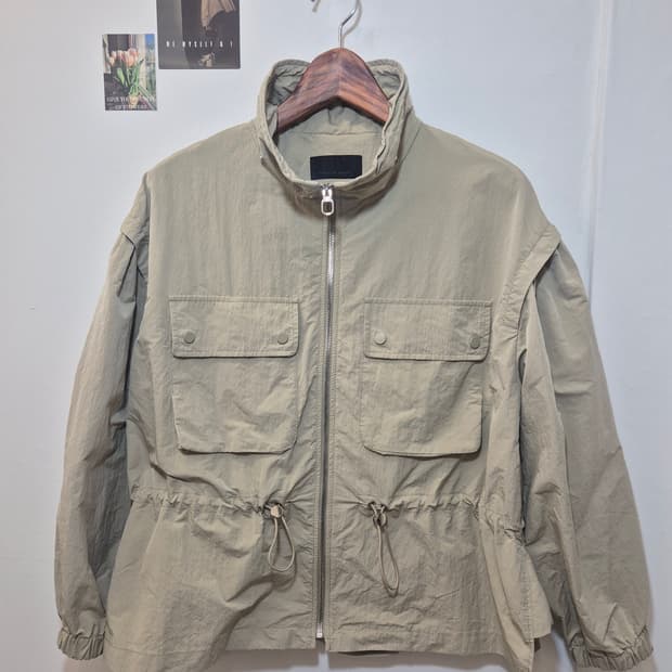 voive  of  voices  가볍고 시원한 소재로 제작된 바람막이 