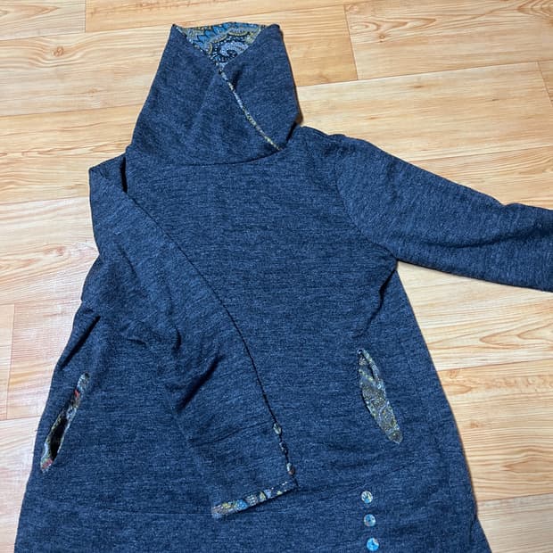 오리엔탈 하이넥 롱슬리브 