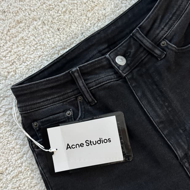 <새상품> 아크네스튜디오 Acne Studios 워싱블랙 스키니진