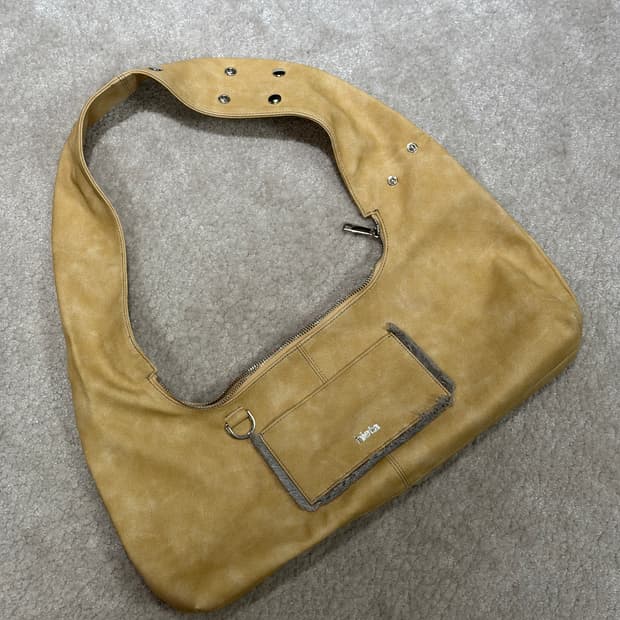 히에타 스웨이드 숄더백