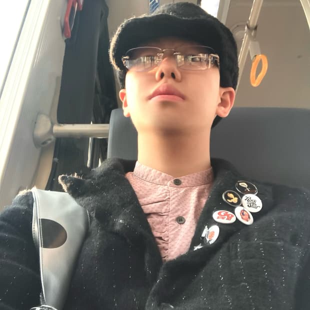 드리스 반 노튼 프릴 셔츠