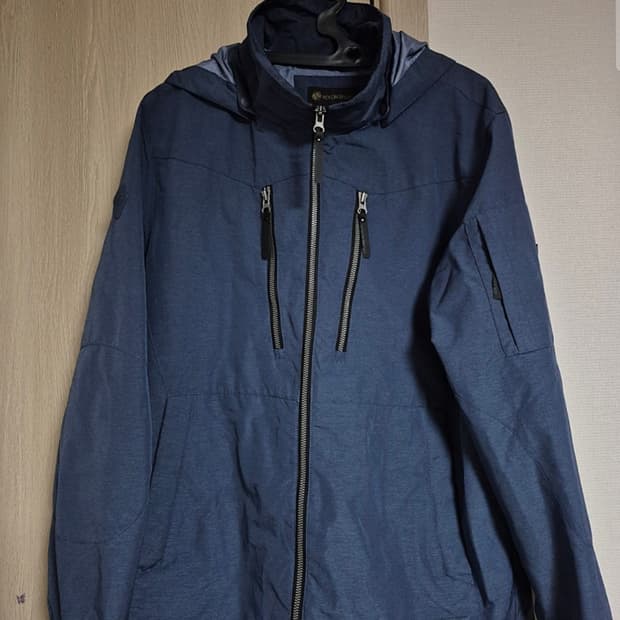 코오롱스포츠 정품 100사이즈 바람막이 팝니다 