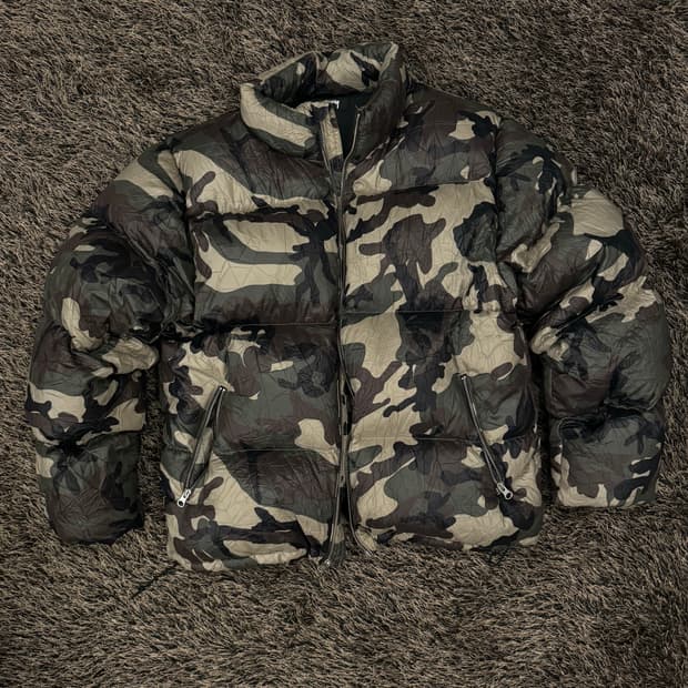 스투시 링클 푸퍼 카모