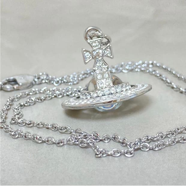 비비안웨스트우드 화이트 크리스탈 3d orb 체인 펜던트 목걸이