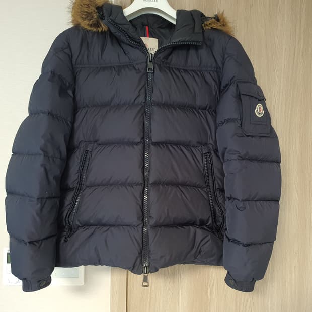 몽클레어 마르크 패딩(모렐)