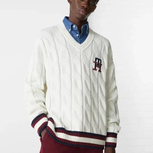 타미힐피거 모노그램 케이블 V넥 니트 스웨터 L