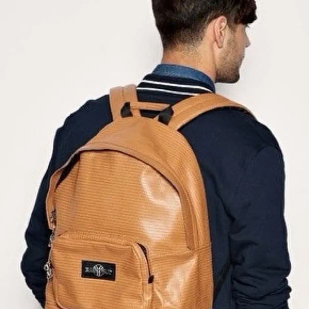 이스트팩 x 가스파드 유키에비치 레더 백팩