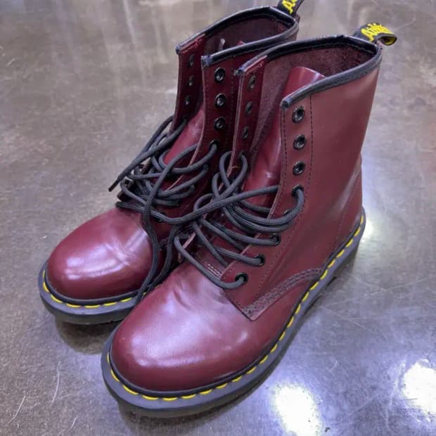 닥터마틴 11821 체리레드 8홀 워커부츠 240
