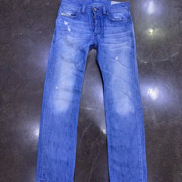 디젤 사파도 레귤러 슬림 스트레이트핏 빈티지 데님팬츠 28