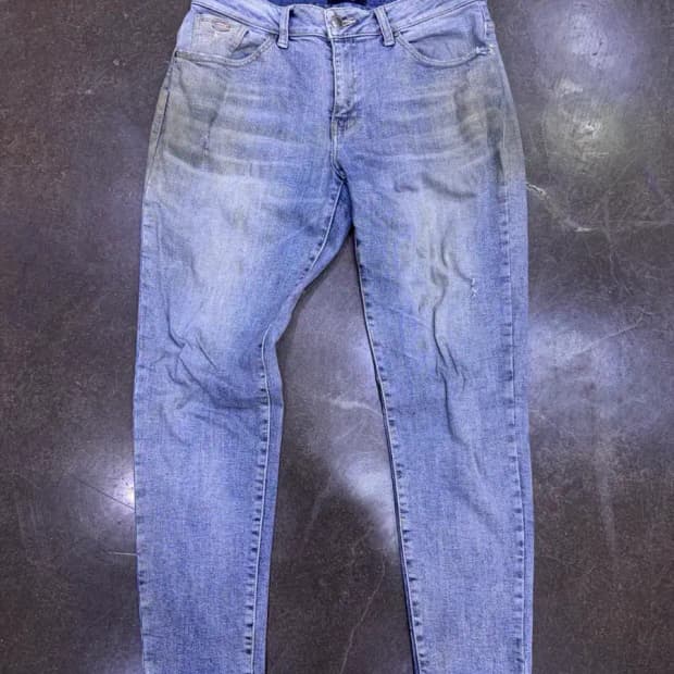 게스 빈티지 워싱 데미지 테이퍼드핏 데님팬츠 라이트 블루 31