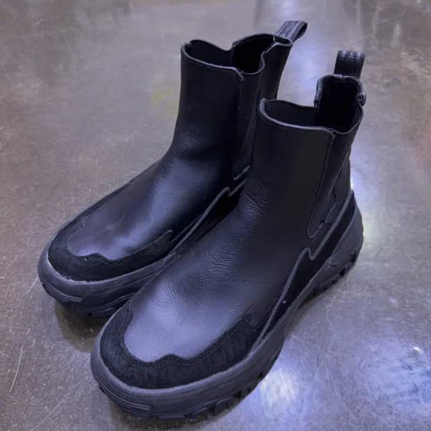 엄브로 헤이크 미드컷 첼시부츠 블랙 250