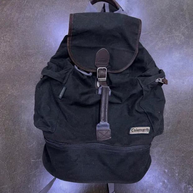 콜맨 캔버스 가죽 배색 아웃도어 멀티 백팩 다크 올리브