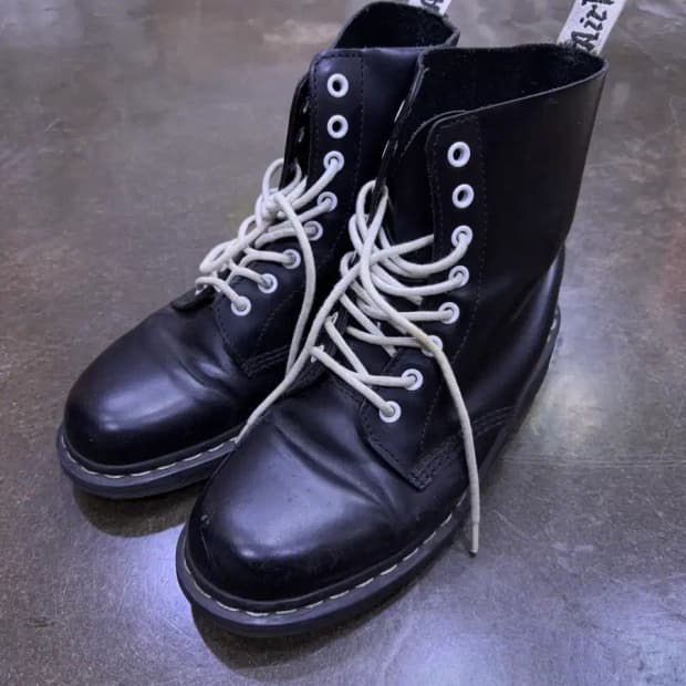 닥터마틴 파스칼 8홀 화이트 스티치 워커 부츠 260