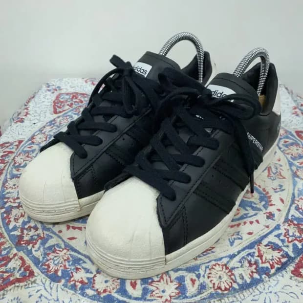 아디다스 슈퍼스타 블랙화이트 스니커즈 220 E00083