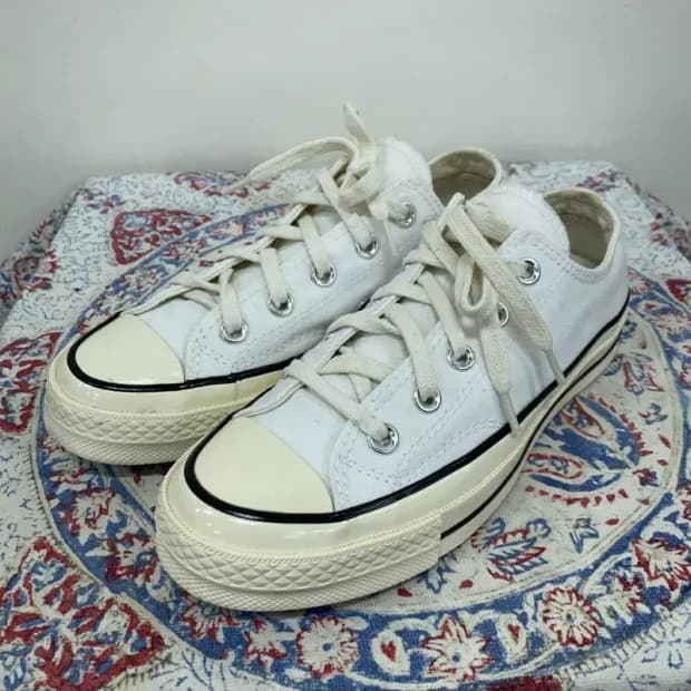 컨버스 척 70 로우 화이트 블랙 스니커즈 230 E00084