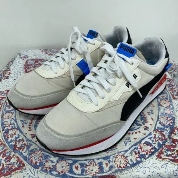 푸마 퓨처 라이더 플레이 온 스니커즈 265 E00086