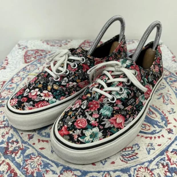 반스 꽃무늬 어센틱 스니커즈 US4.5 E00168