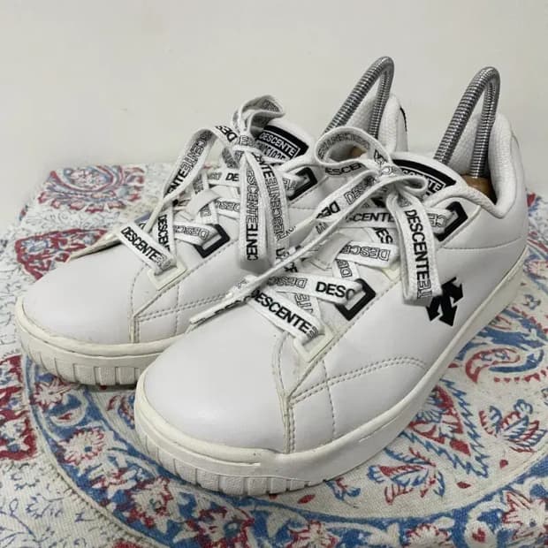 데상트 스탬핑 스니커즈 운동화 255 E00446