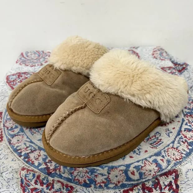 어그 UGG 베이지 털 슬리퍼 250 E00544