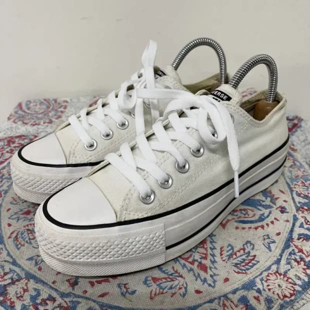 컨버스 척테일러 올스타 캔버스 리프트 화이트 스니커즈 230 E00628