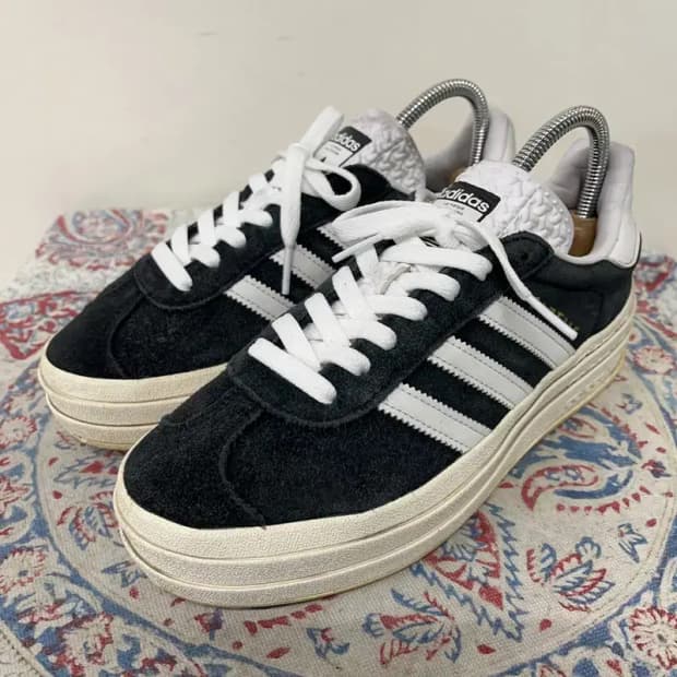 아디다스 가젤 볼드 코어 블랙 스웨이드 스니커즈 235 E00630