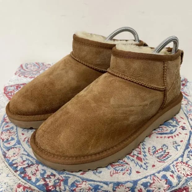 어그 UGG 클래식 울트라 미니 어그부츠 230 E00673