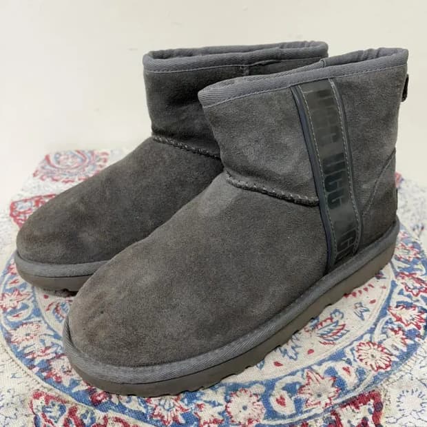 어그 클래식 미니 사이드로고 부츠 230 E00727