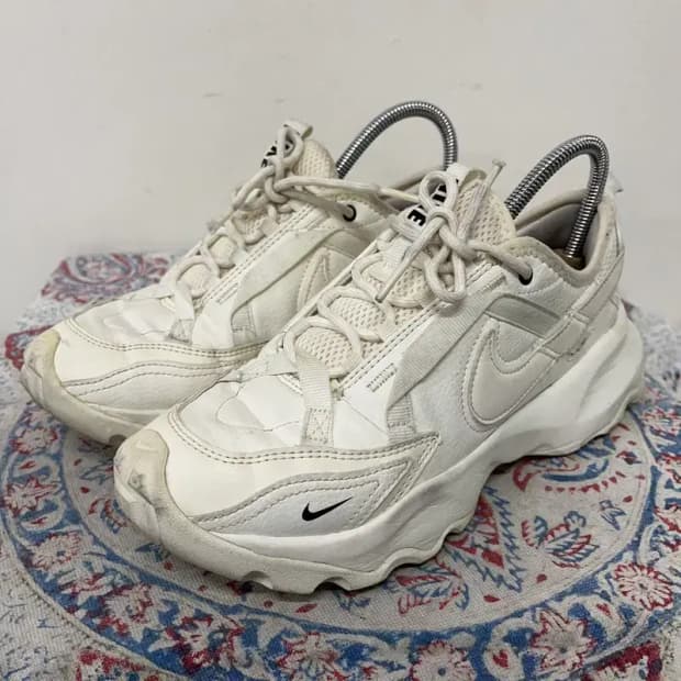 나이키 TC 7900 스니커즈 써밋 화이트 운동화 250 E00784