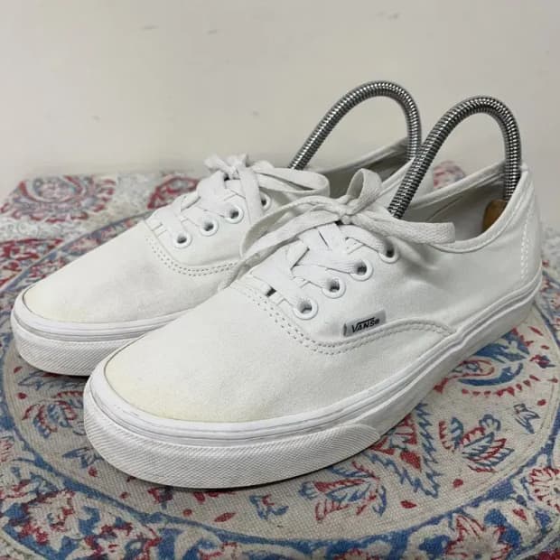 반스 어센틱 화이트 스니커즈 235 E00804