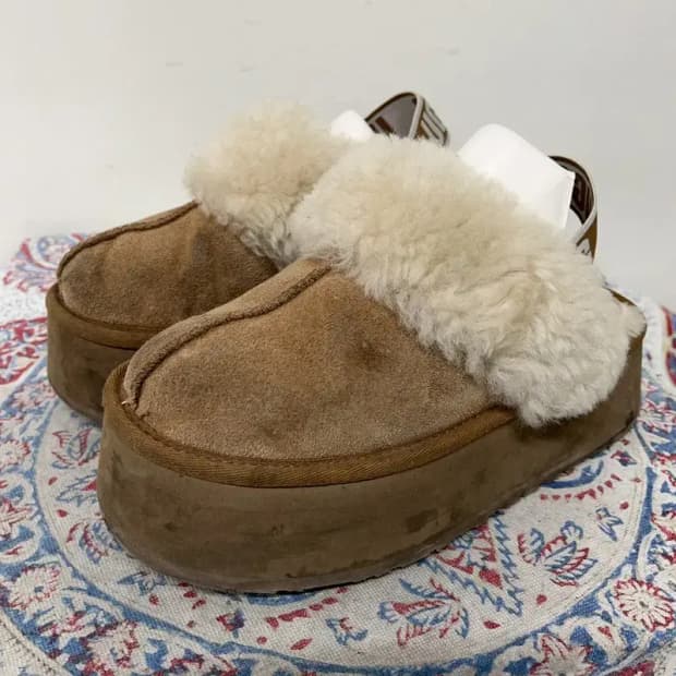 UGG 펀케트 슬라이드 체스트넛 230 E00864