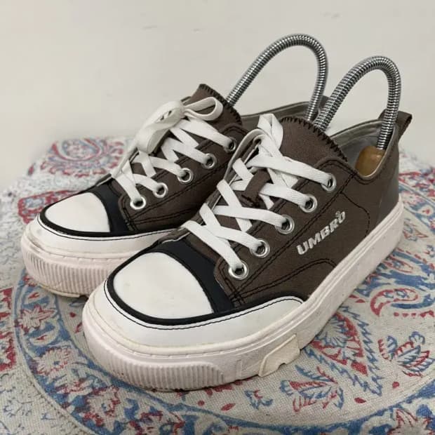 엄브로 토비 플라이트 스니커즈 230 E00868