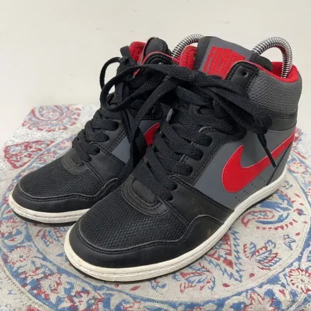 나이키 스카이하이 덩크 검빨 스니커즈 운동화 235 E00908
