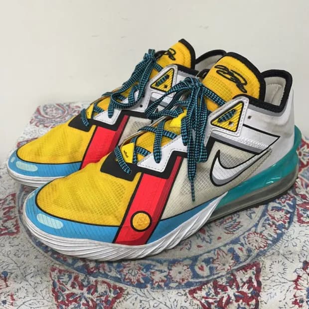 나이키 르브론 18 로우 카툰 아트 농구화 운동화 290 E00982