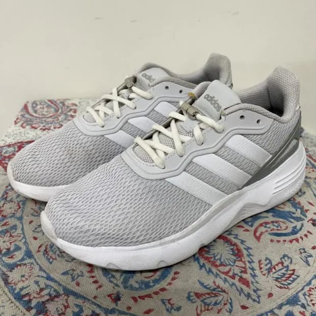 아디다스 네브제드 운동화 러닝화 240 E01074