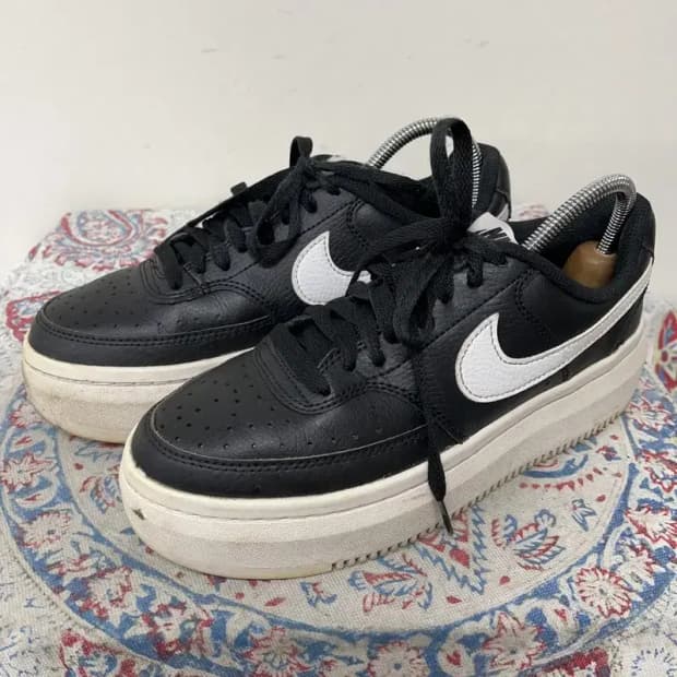 나이키 코트비전 알타 플랫폼 스니커즈 245 E01120