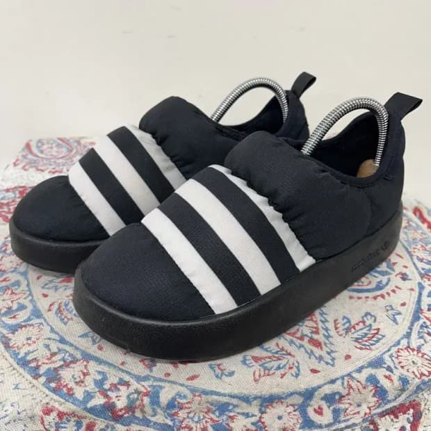 아디다스 퍼피렛 코어 블랙 슬립온 방한화 겨울신발 225 E01155