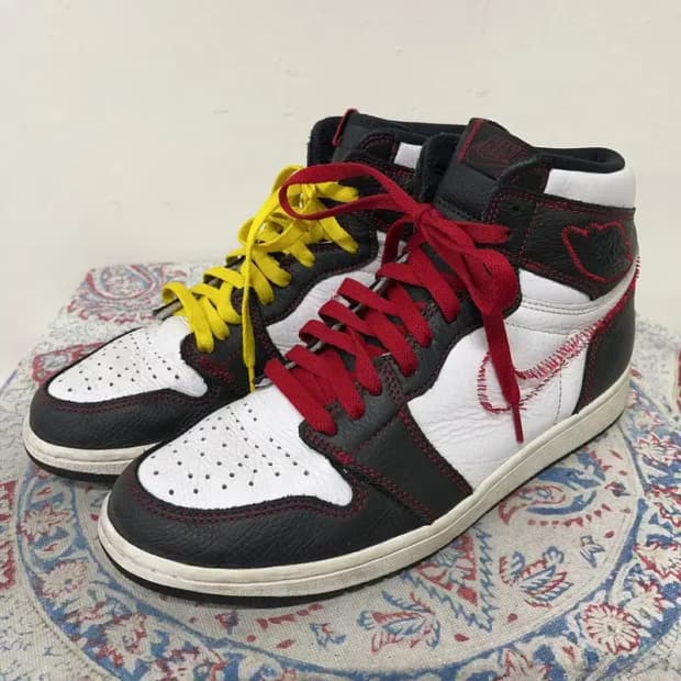 나이키 조던 1 레트로 하이 디파이언트 스니커즈 275 E01207