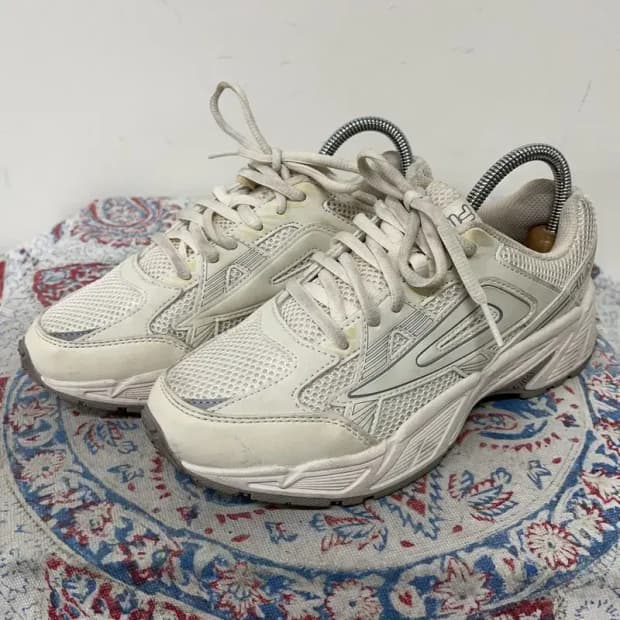 휠라 디사이퍼 여성 운동화 신발 230 E01216