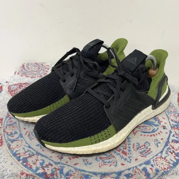 아디다스 울트라 부스트 19 블랙 올리브 운동화 255 E01258