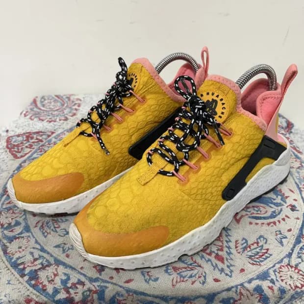 나이키 에어 허라취 런 울트라 옐로우 스니커즈 운동화 235 E01260