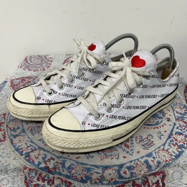 컨버스 척70 러브 피어슬리 스니커즈 250 E01328